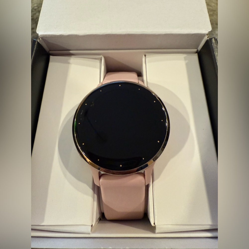Garmin Venu 3S -Soft Gold Stainless Steel Bezel w/Dust Rose Case & Silicone Band
